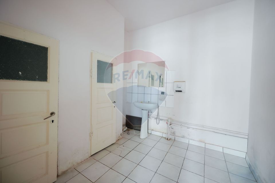 8 room House / Villa for sale, Iosia area