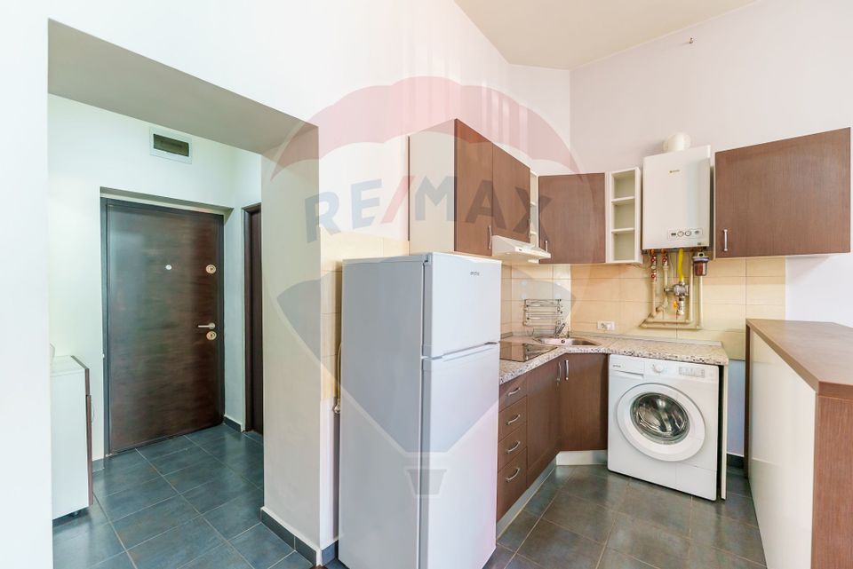 Apartament modern 2 camere + curte de închiriat Ultracentral