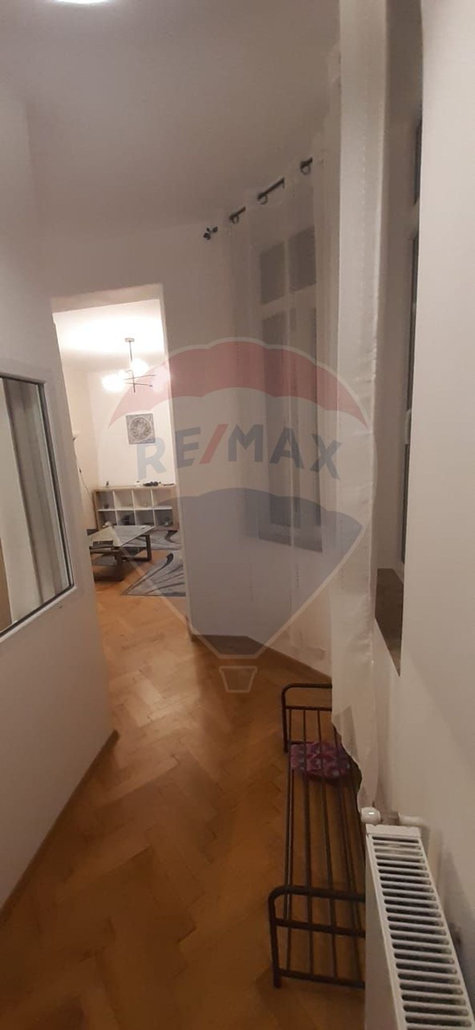 Apartament cu 4 camere de vânzare Sala Palatului