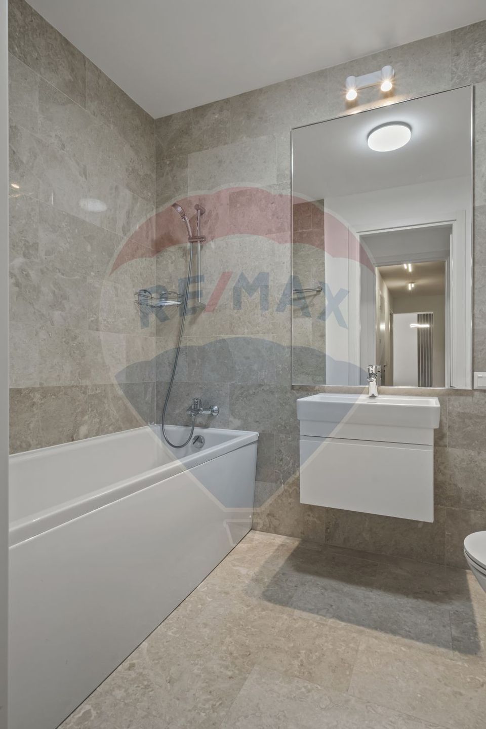 Apartament luminos cu 3 camere, parcare subterana in Luxuria Residence