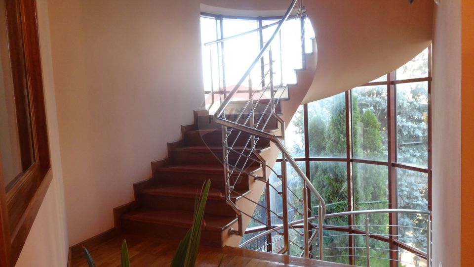 De VANZARE Casa spațioasă S+P+1E+M | Zona STIREX in Galati