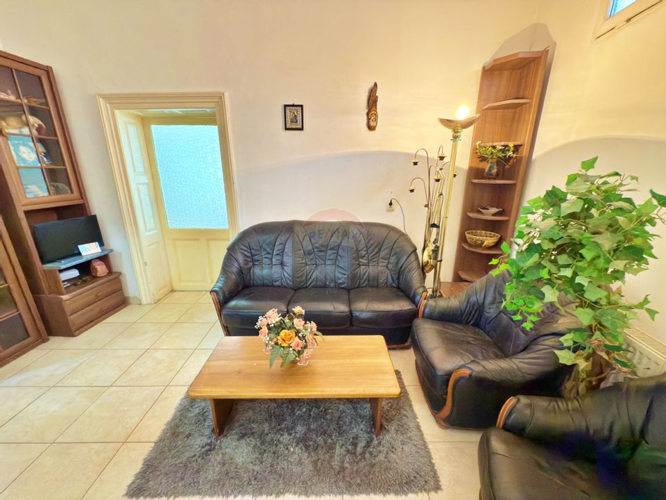 Apartament cu 2 camere de vânzare în zona Ultracentral