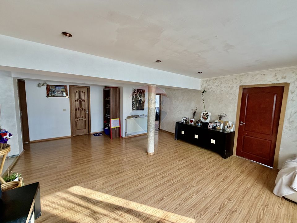 4 room House / Villa for sale