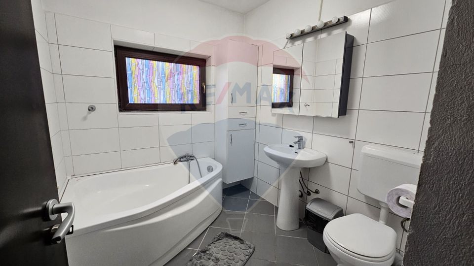 Casă / Vilă cu 4 camere de vânzare Dragomirești-Vale, curte proprie