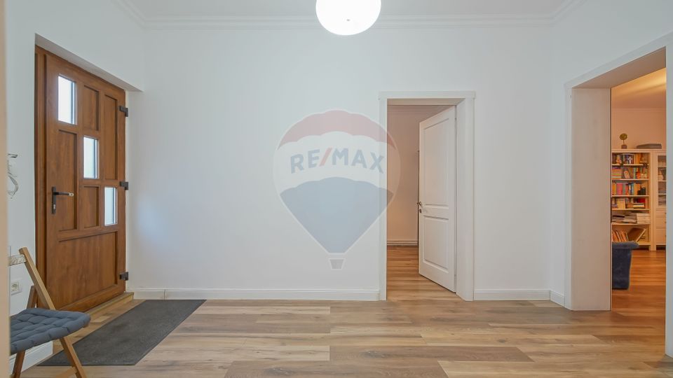 Apartament în casă cu 3 camere de vânzare în zona Brașovul Vechi