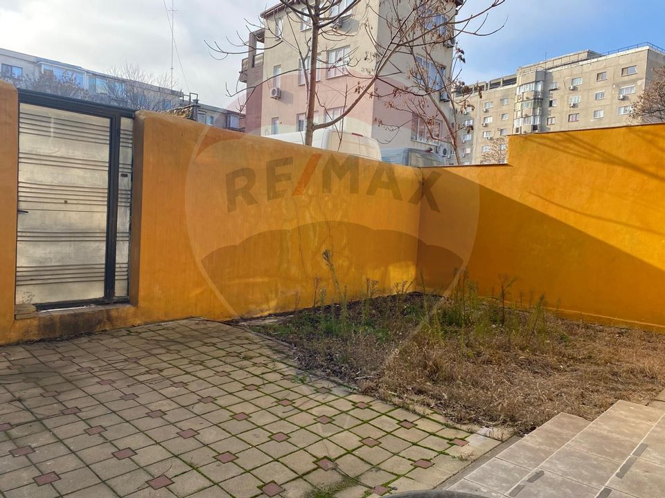 Ground floor + 1st floor for rent in villa – 220 sqm – Vitan Mall area