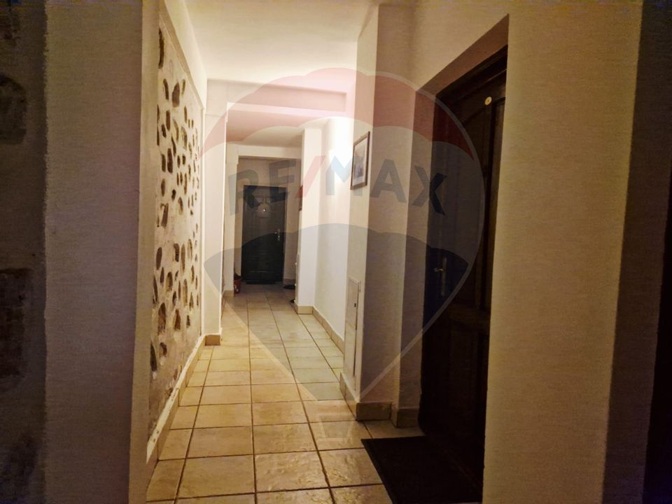 20 room Hotel / Pension for sale