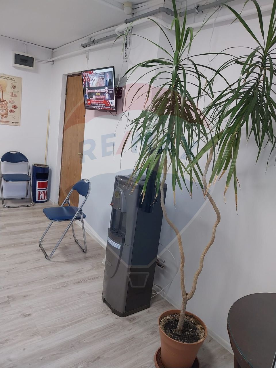 50sq.m Commercial Space for rent, Lapus area