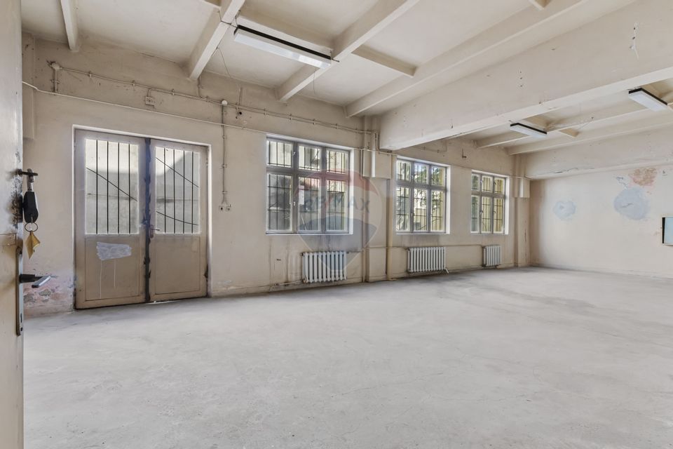 Cladire unica cu destinatii multiple de vanzare Ultracentral Arad