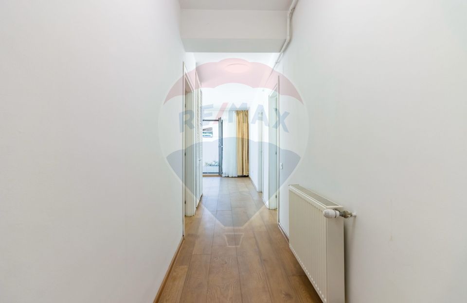 Apartament de vanzare în Bucurestii Noi, curte 80 mp, parcare, boxa