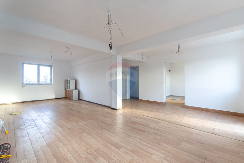 Casă de vânzare | 5 camere | Teren 1,100 mp | STUPINI | COMISION 0% |