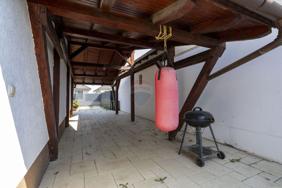 6 room House / Villa for sale