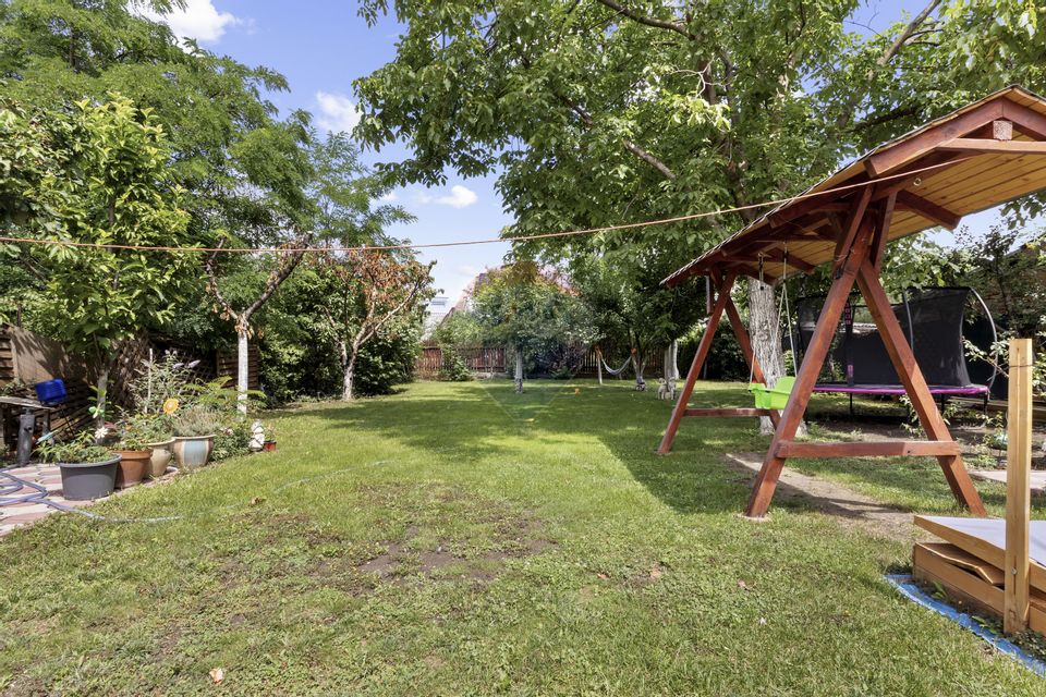 Casă complet renovata cu teren 648 mp de vanzare in Gradiste,Arad