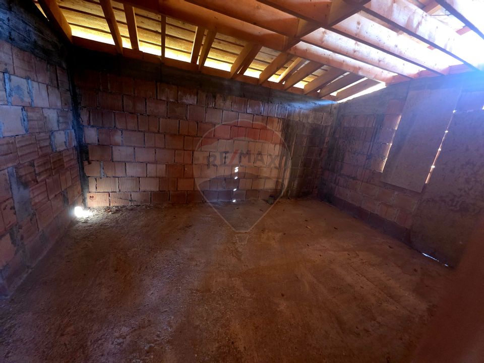 Casă / Vilă cu 5 camere de vânzare