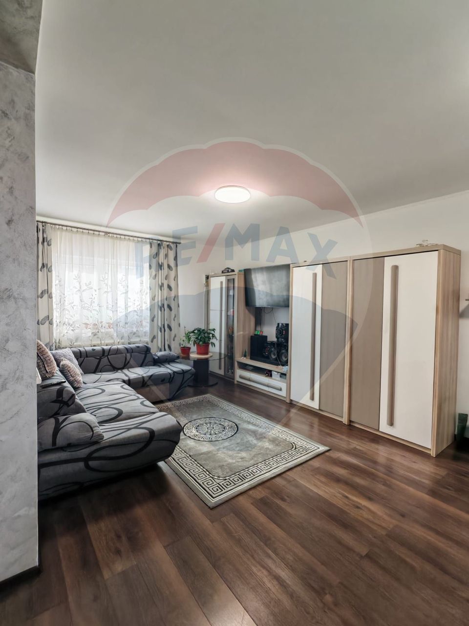 Casă / Vilă cu 4 camere de închiriat