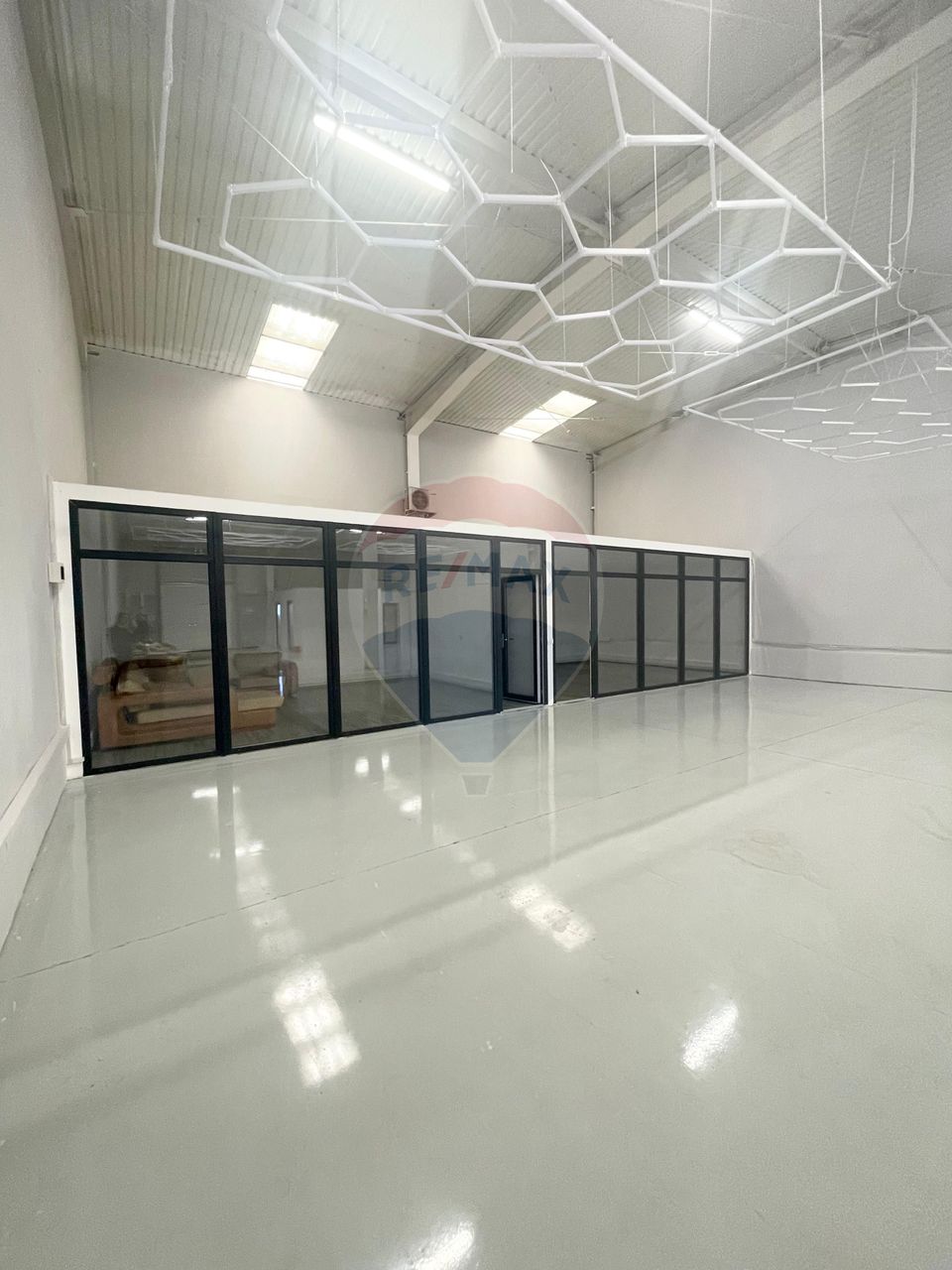 301.58sq.m Industrial Space for rent, UTA area
