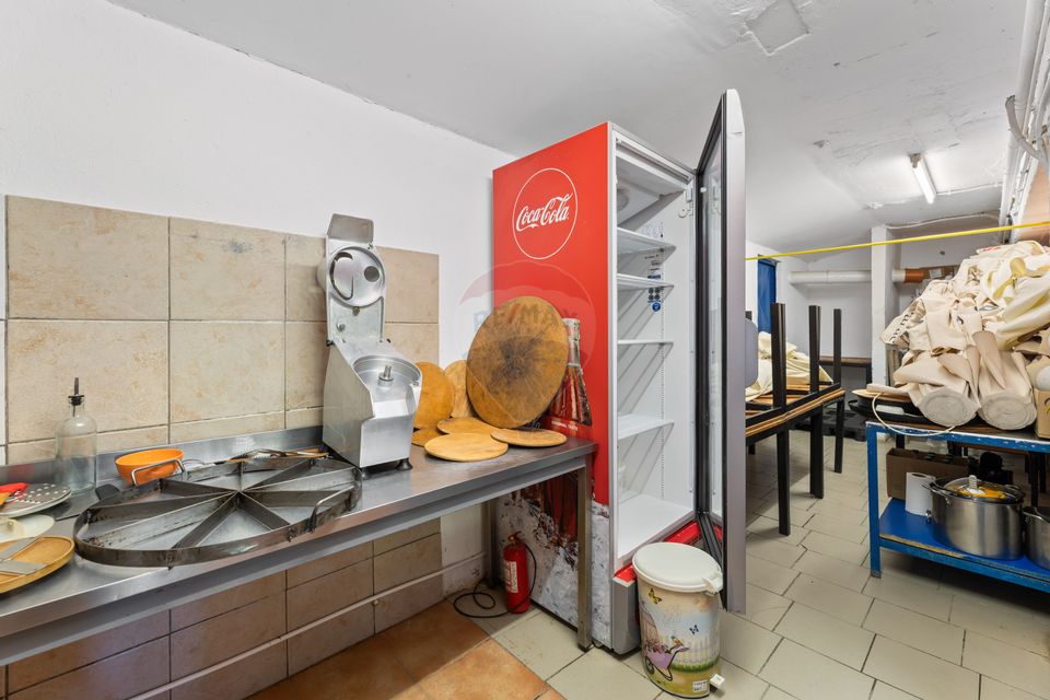 75sq.m Commercial Space for sale, Malul Muresului area