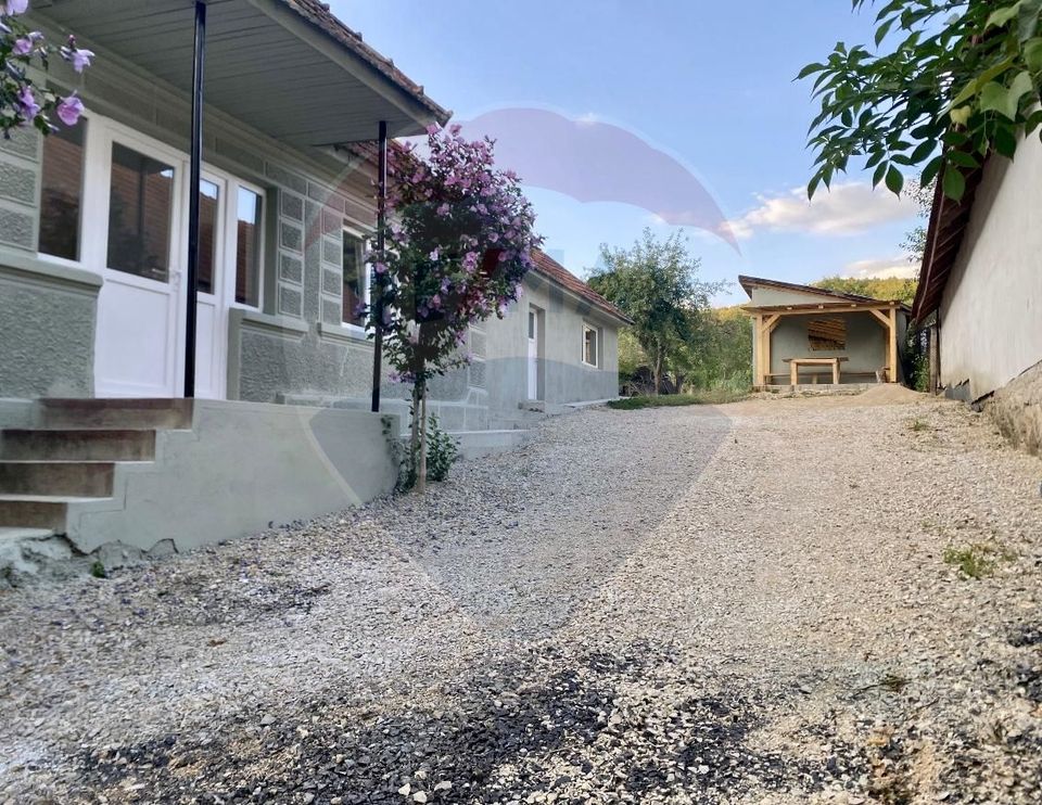 Casă / Vilă cu 5 camere de vânzare