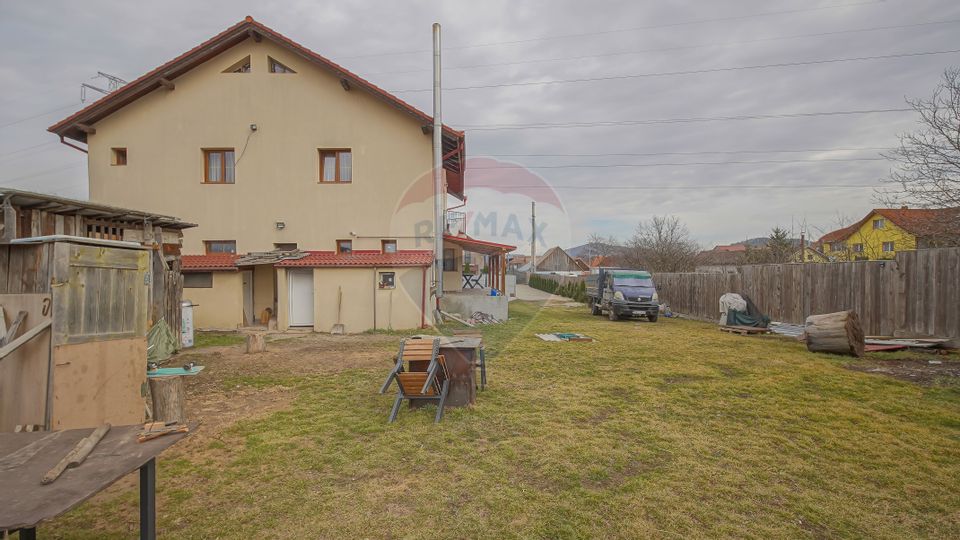 Casă cu 7 camere de vânzare Sanpetru | COMISION 0%