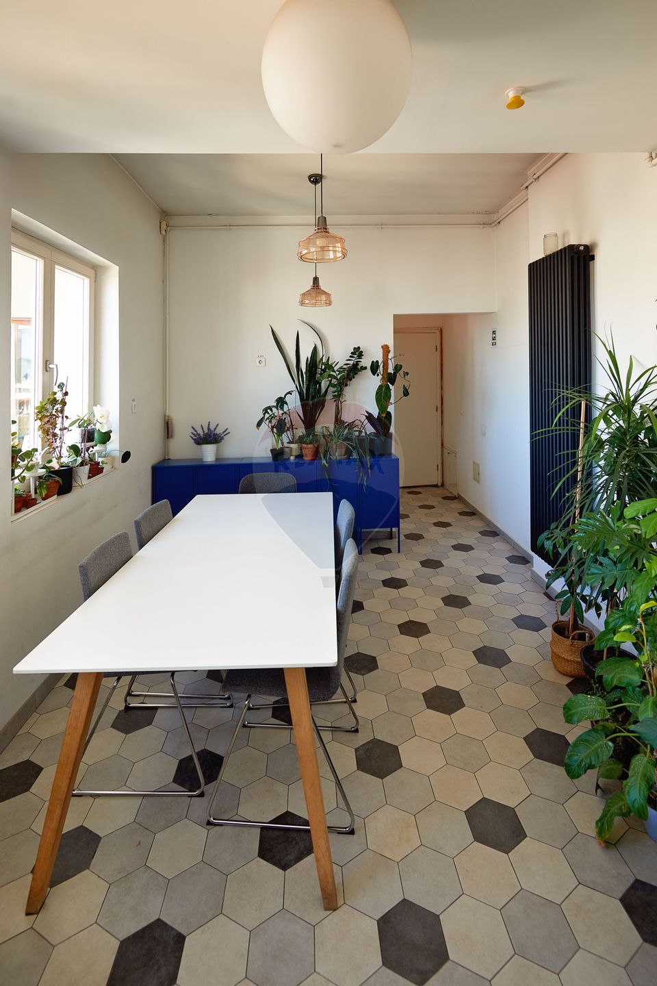 4 room Apartment for sale, Central area