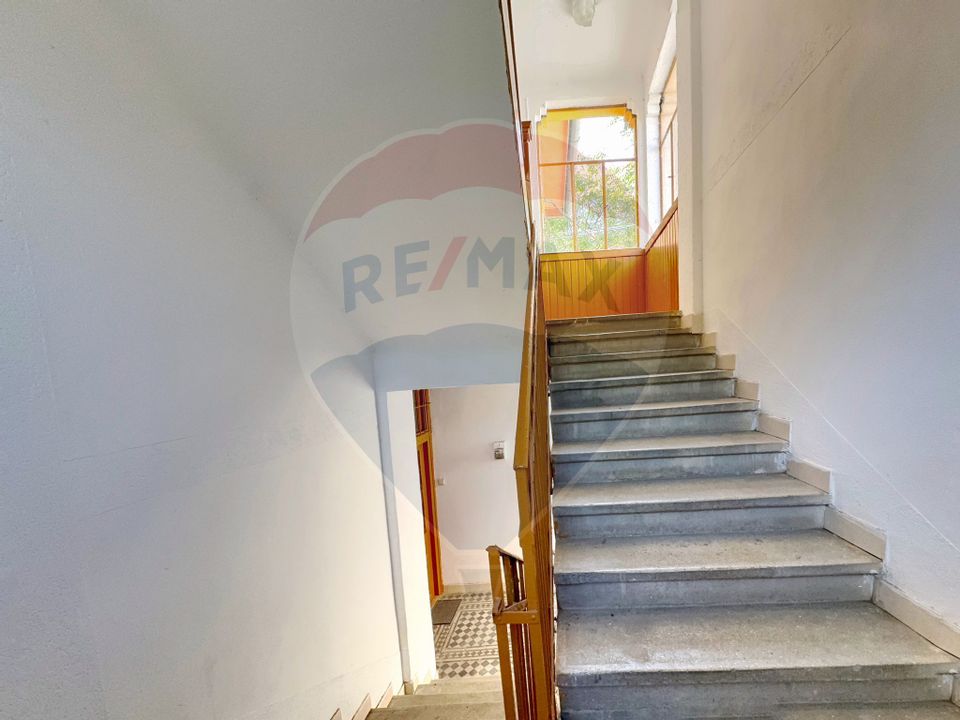 Apartament cu 3 camere de vânzare în zona Elisabetin