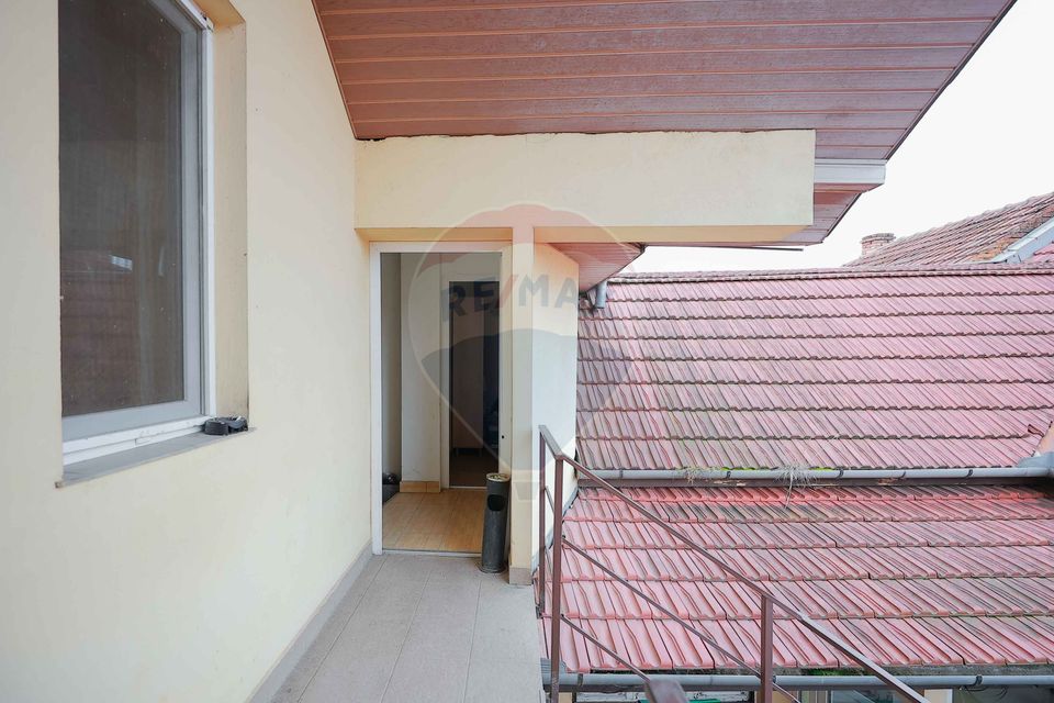 Apartament cu 2 camere, de închiriat, la casă, în Ioșia