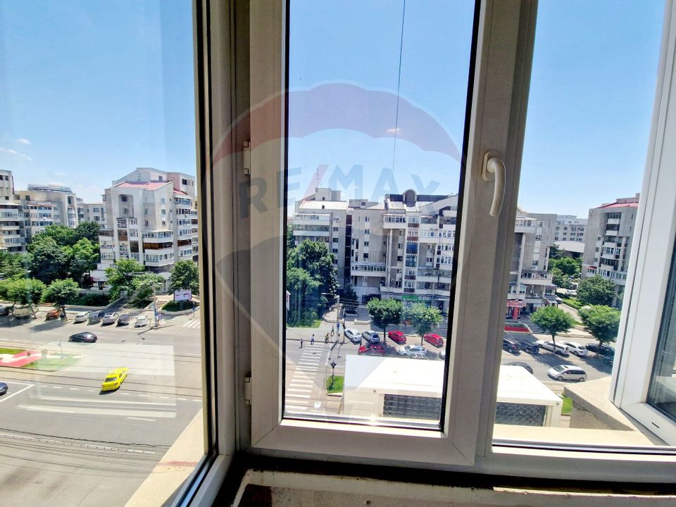 Apartament 3 camere / zona PIATA / 73 mp / 2 bai / 2 balcoane / 1994