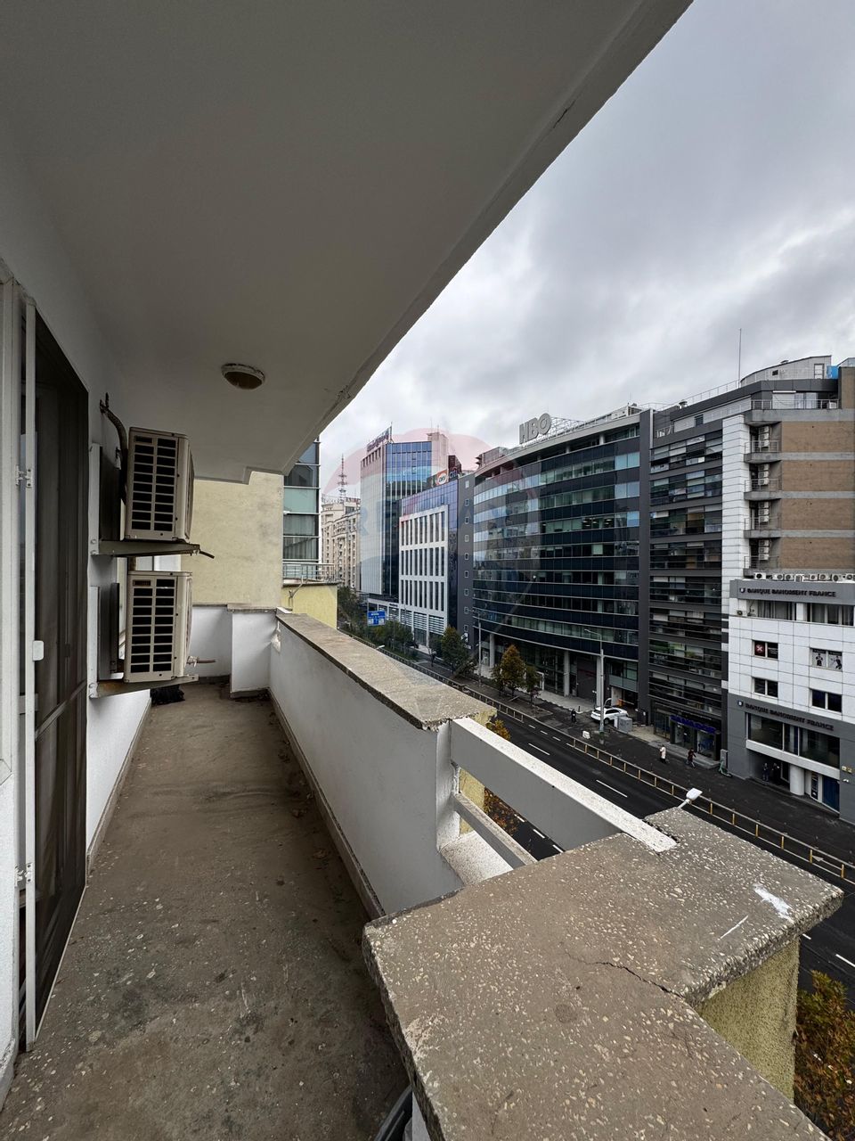 Apartament cu 4 camere/birou de închiriat Piata Victoriei