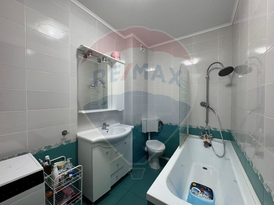 Apartament cu 3 camere  la ARED( cu loc de parcare)