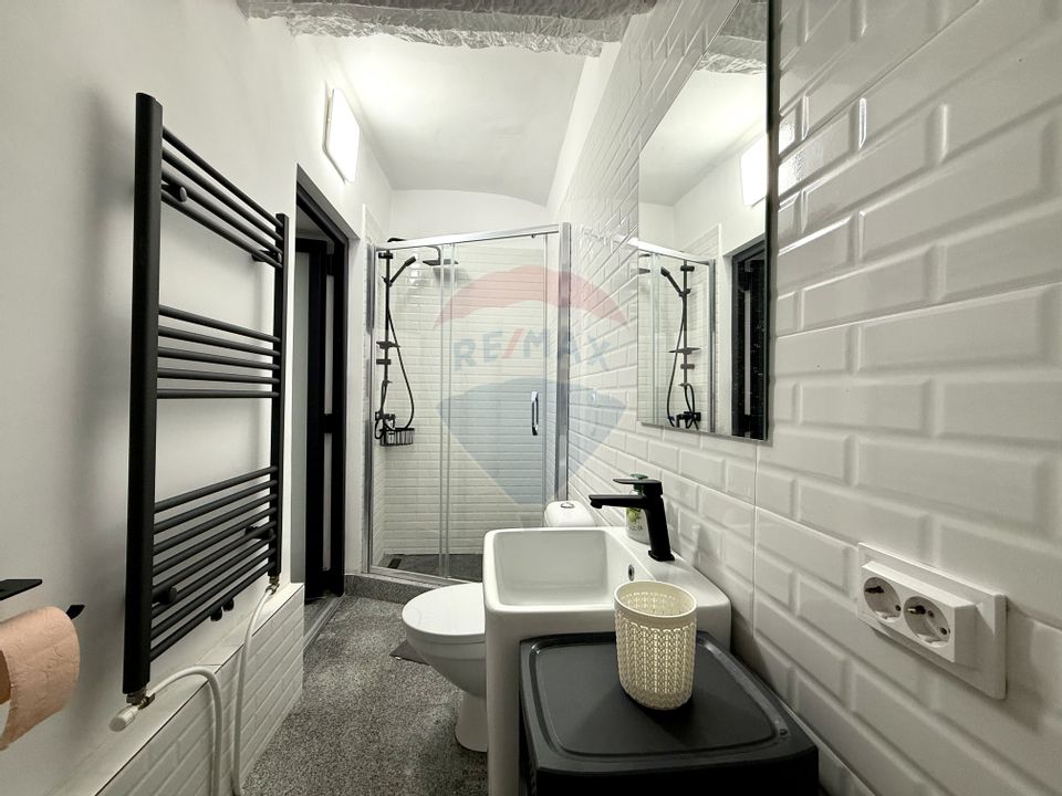 Apartament 2 camere ultracentral, împărțit în 2 unități – parcare