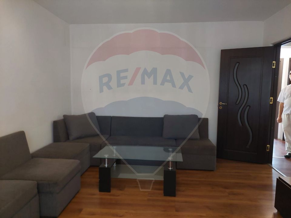 Apartament de inchiriat 4 camere decomandat Bacau