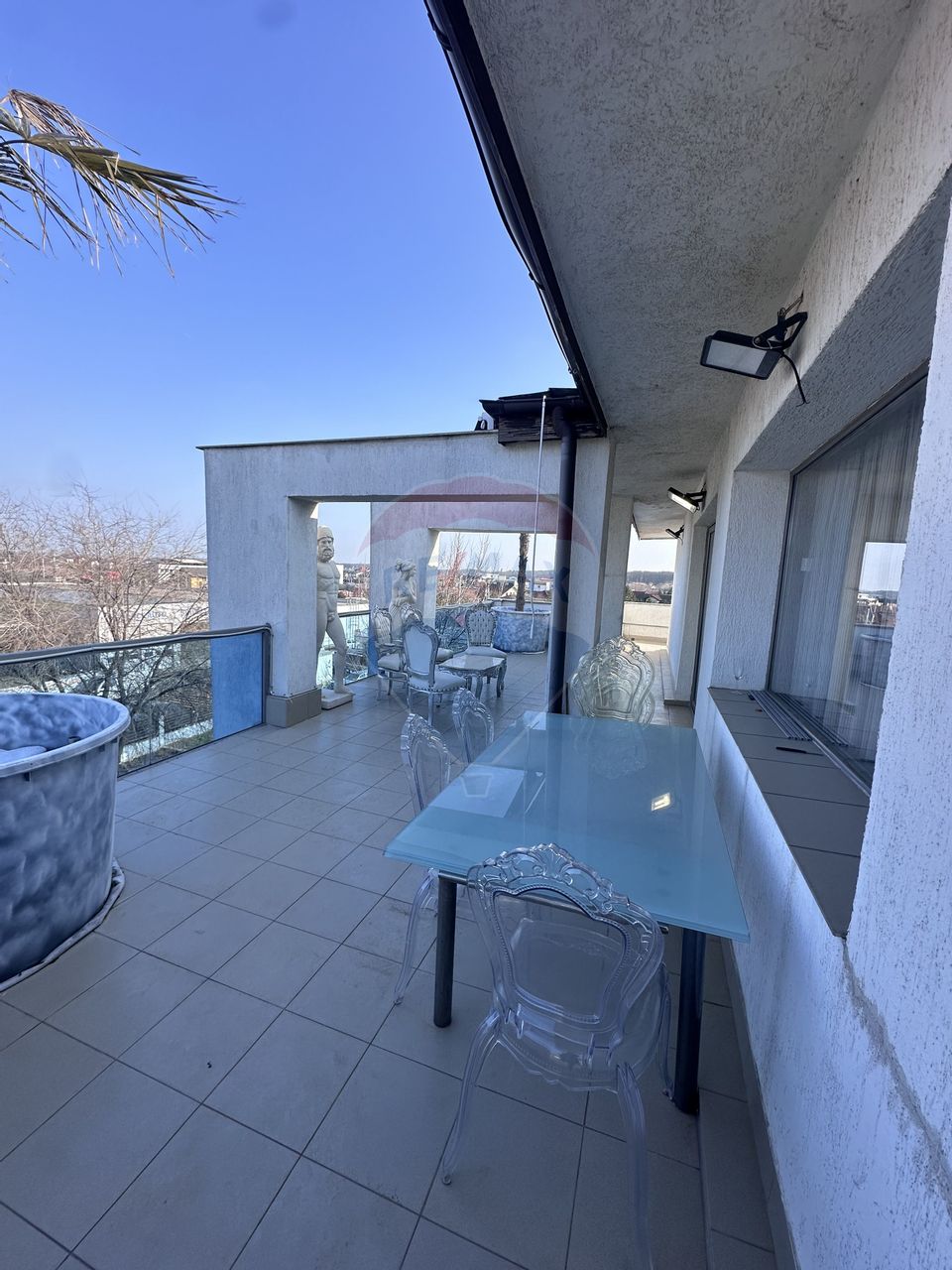 Apartament cu 4 camere de vânzare