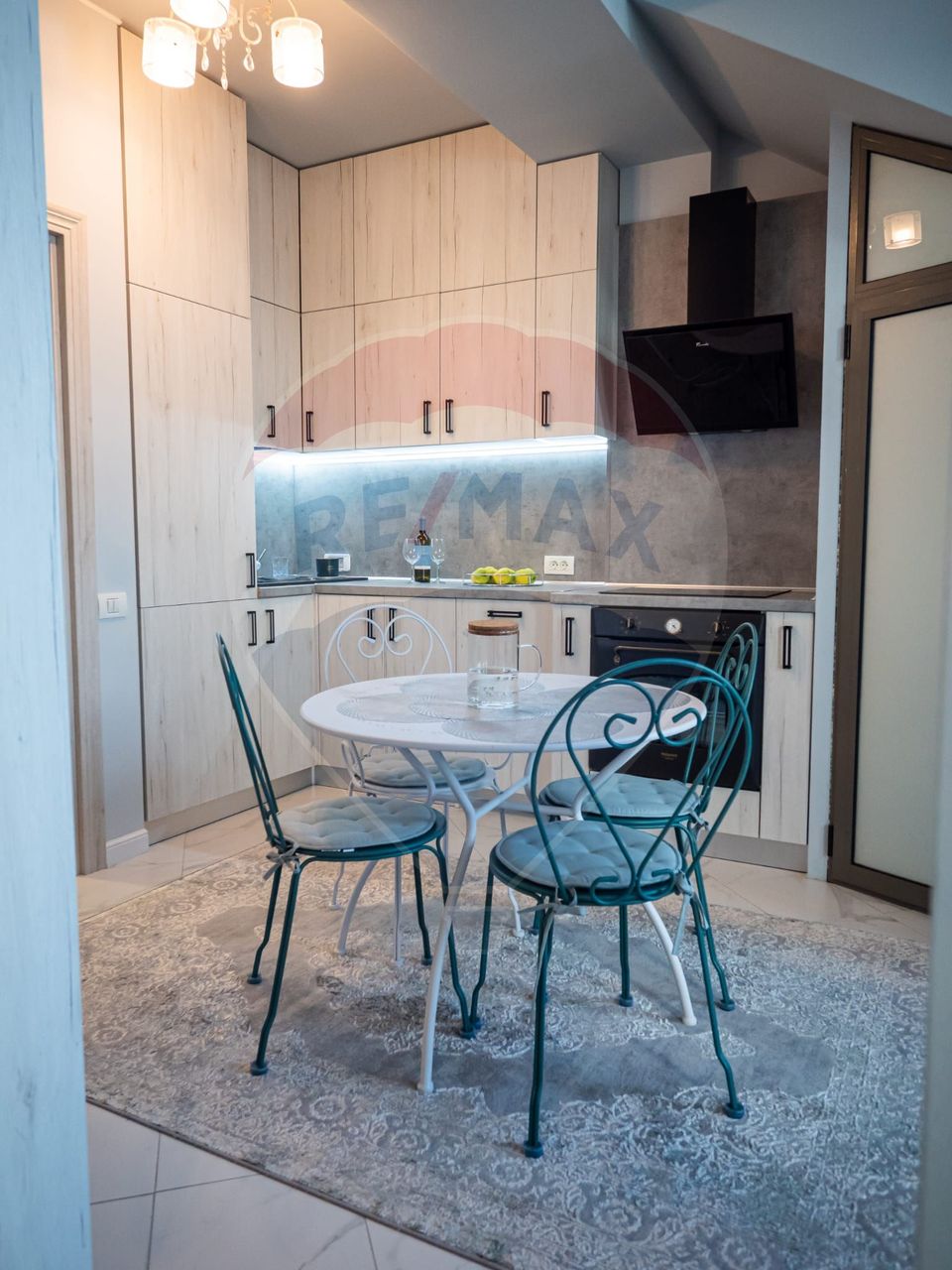 Casă / Vilă cu 5 camere de vânzare în zona Central