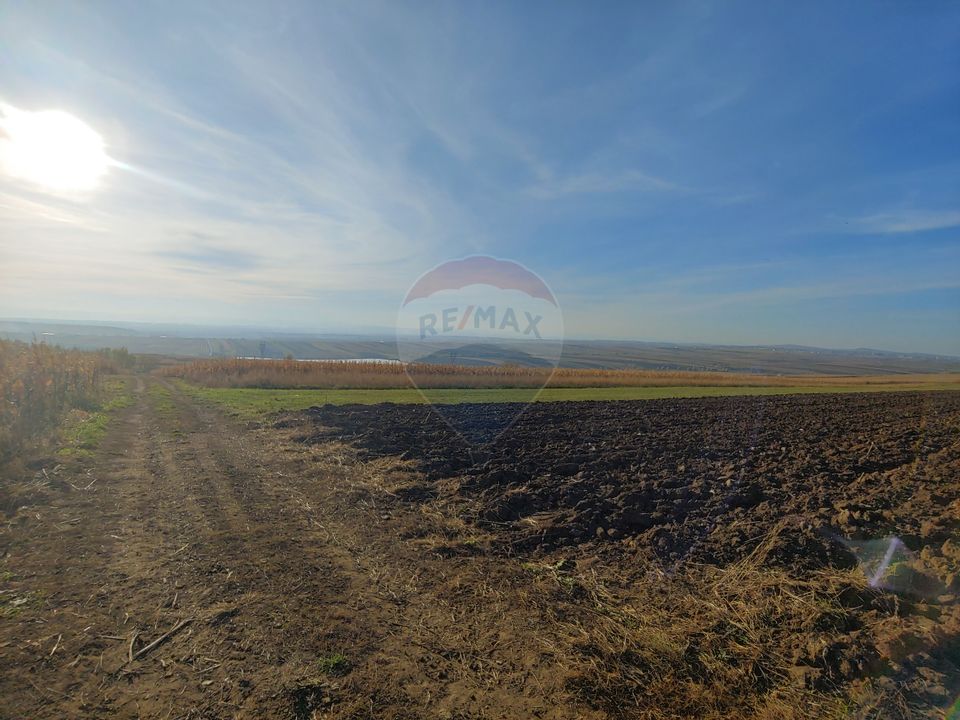 Land 2,950sqm Suceava / Drumul principal