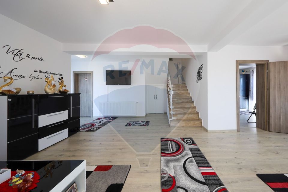 Vila mobilata modern, piscina, zona de interes Ghimbav!