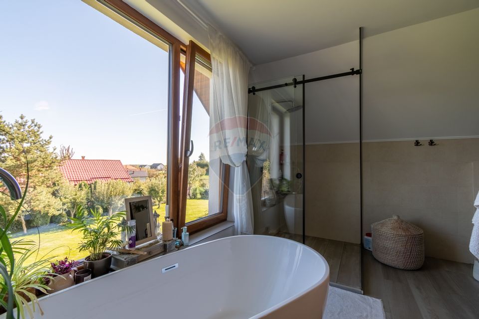 Proprietate exclusivista de vanzare: 2 case | 9 camere | 2000 mp teren