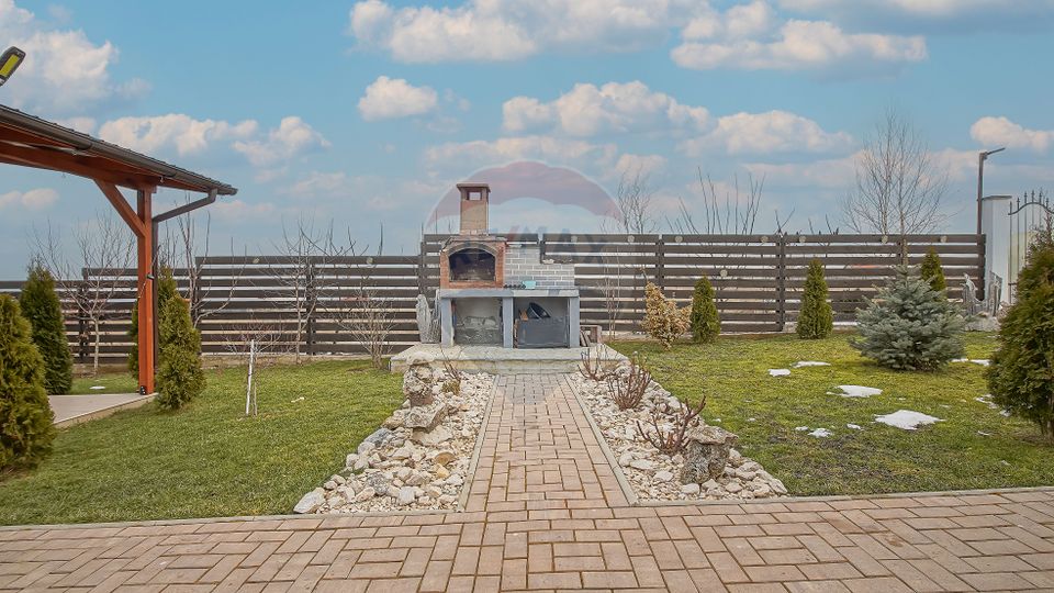 Comision zero, casa individuala + cabana A frame in Bod, la intrare