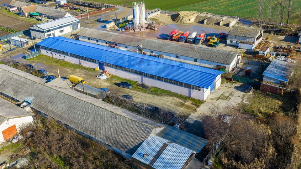 De închiriat spațiu pentru depozitare 300mp + curte 650mp Feldioara