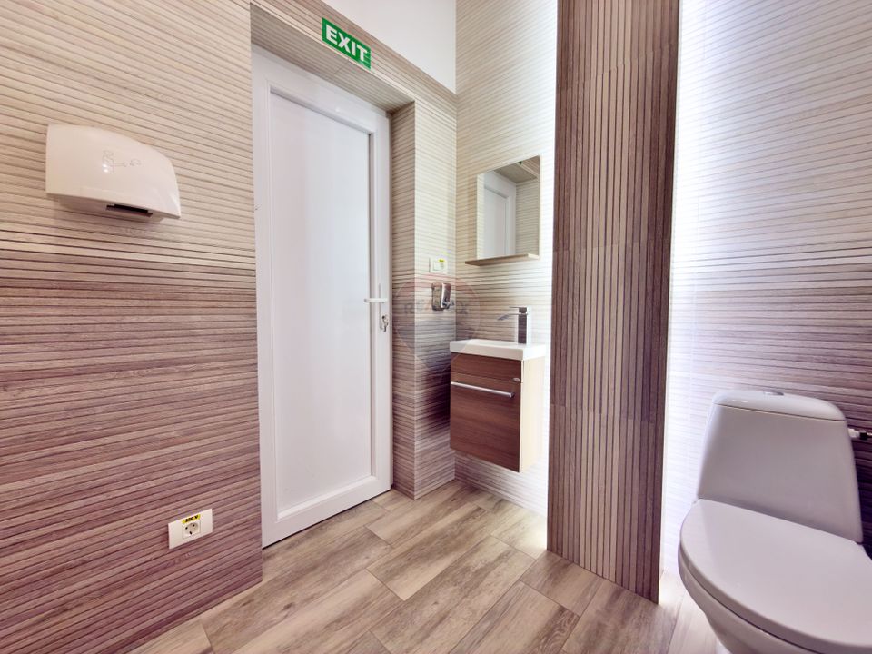 42sq.m Commercial Space for rent, Ultracentral area