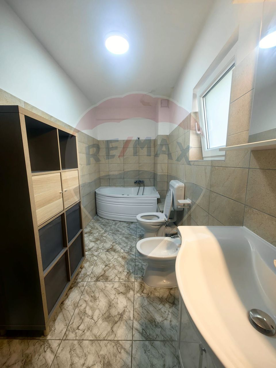 Casă tip duplex 4 camere de inchiriat