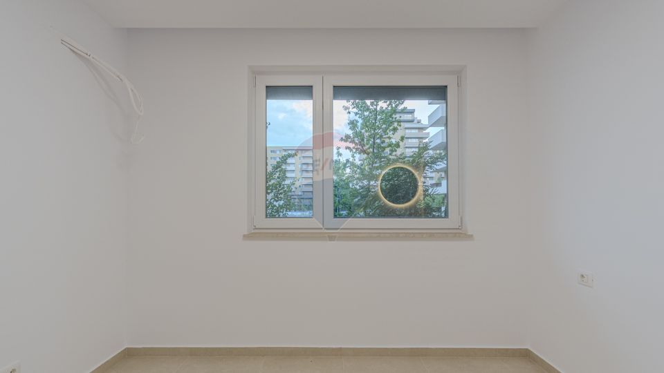 Clinica medicala-9 cabinete- URBAN PLAZA - bloc 15 parter!