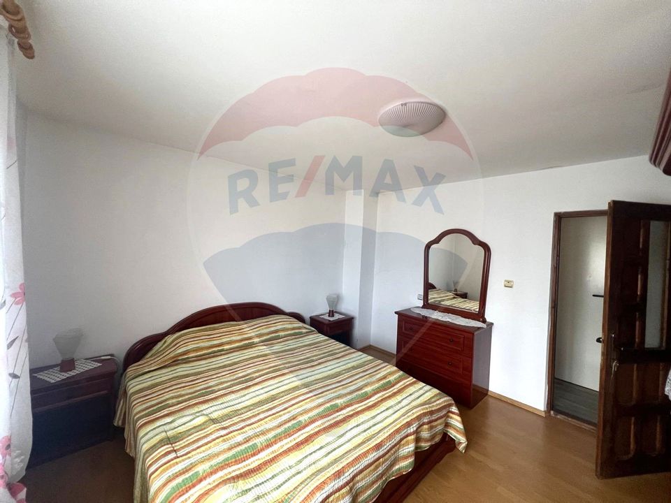 Casă / Vilă cu 6 camere de vânzare în com. Răcăciuni