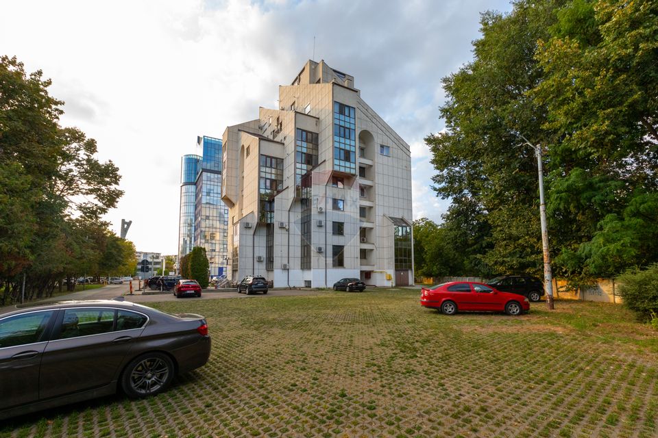 Apartament tip duplex cu 3 camere de vânzare în zona Ultracentral