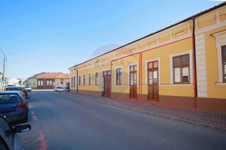 De vânzare 2 apartamente complet renovate Ultracentral