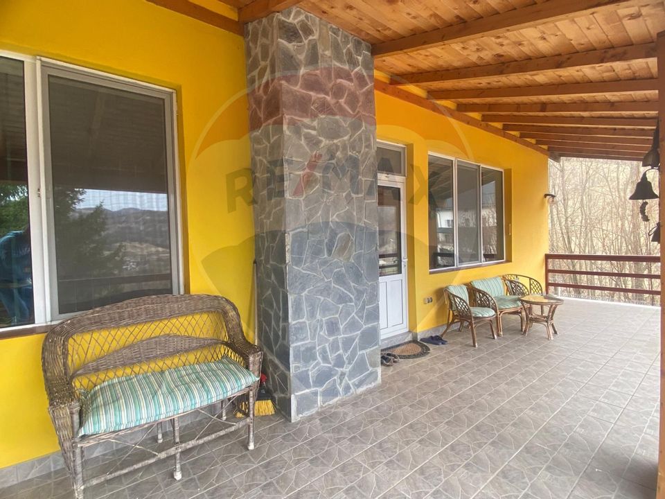 Casă / Vilă cu 6 camere de vânzare Podul Dambovitei/ Arges