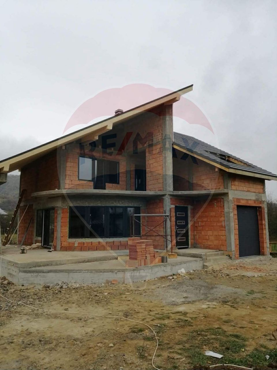 6 room House / Villa for sale