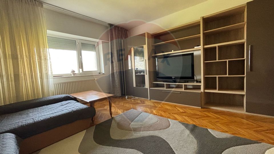 Apartament 2 camere de inchiriat-Faleza Nord in prima linie la mare