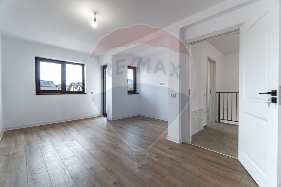 8 room House / Villa for sale