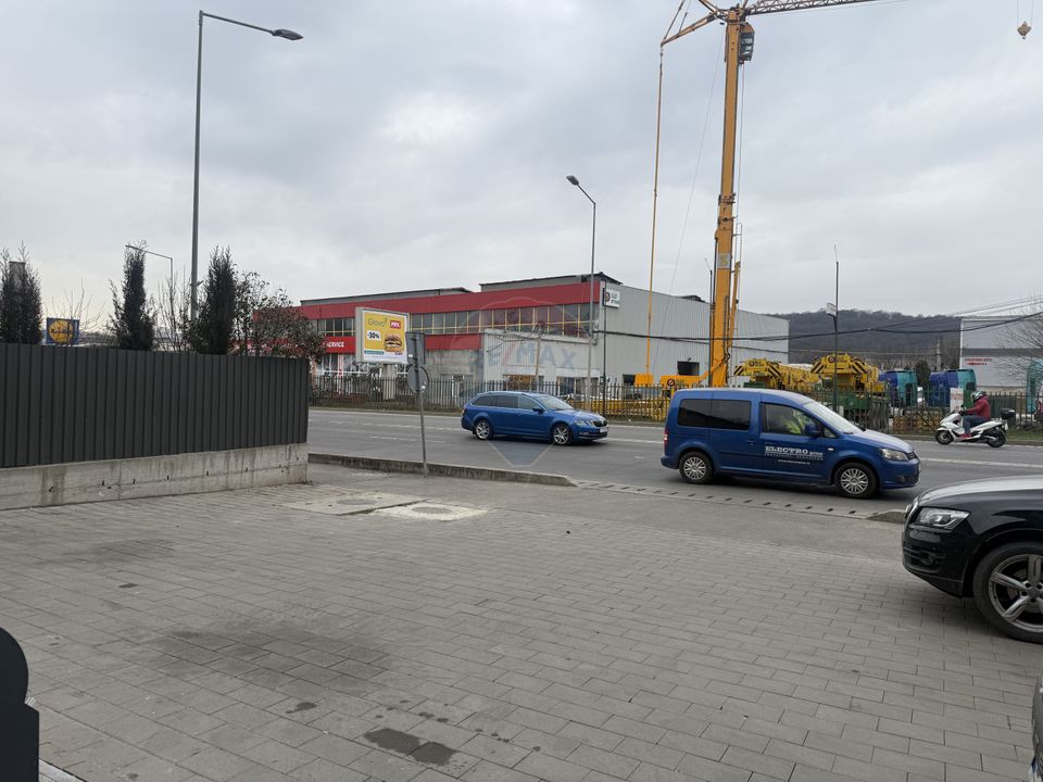 106sq.m Commercial Space for rent