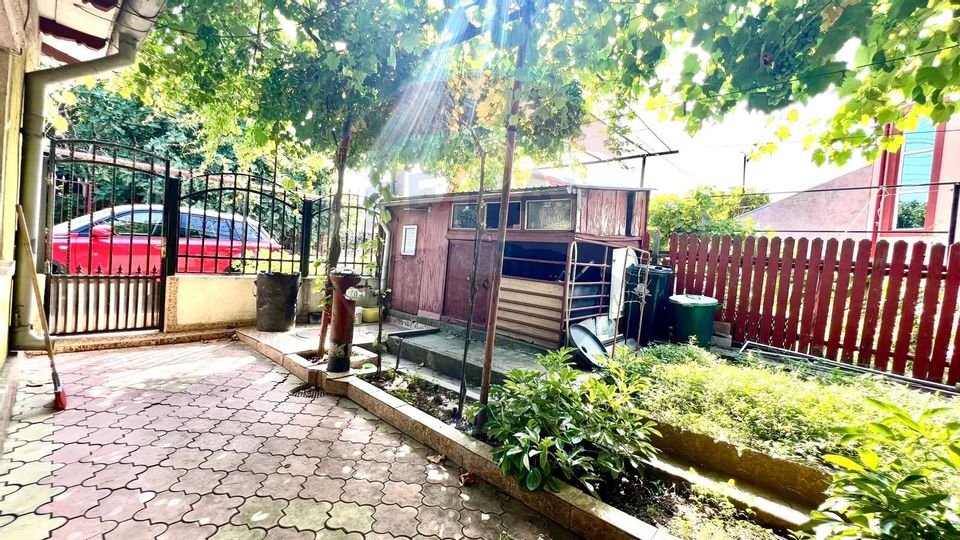 6 room House / Villa for sale, Bratianu area